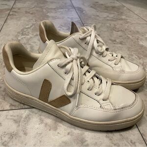 Veja Court Sneakers